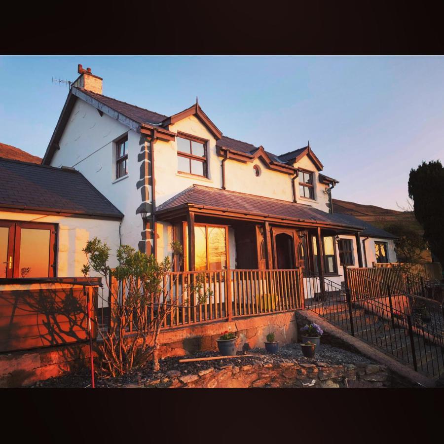Beautiful Secluded Farmhouse With Hot Tub Barmouth Exterior foto