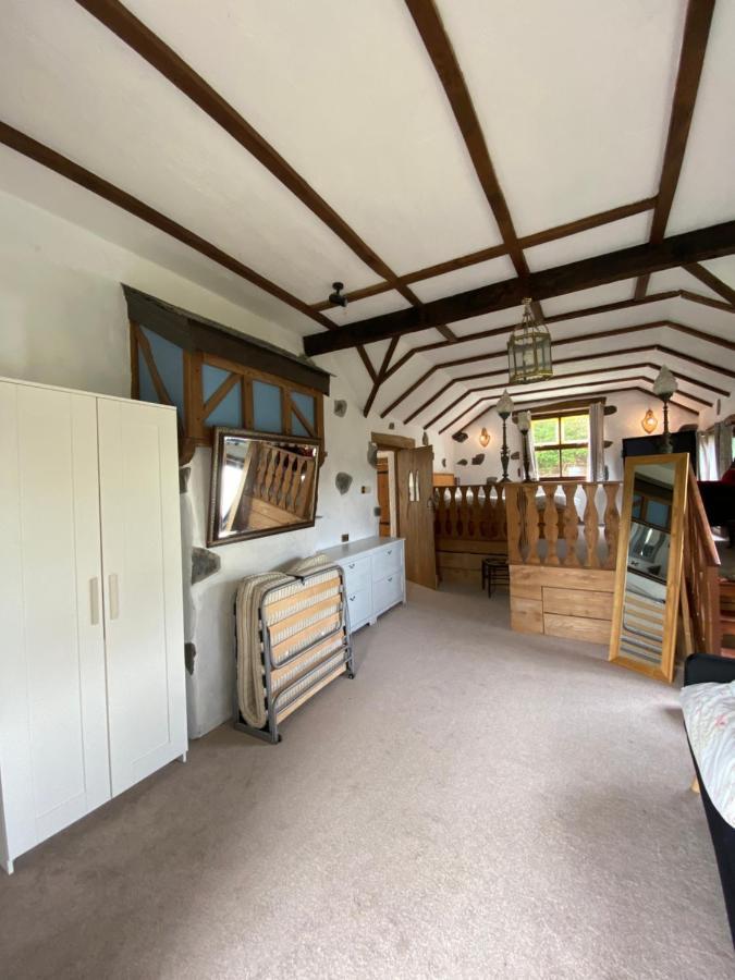Beautiful Secluded Farmhouse With Hot Tub Barmouth Exterior foto