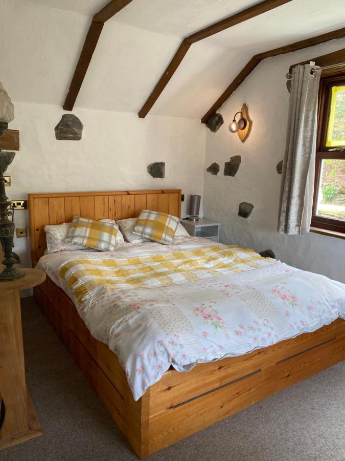Beautiful Secluded Farmhouse With Hot Tub Barmouth Exterior foto
