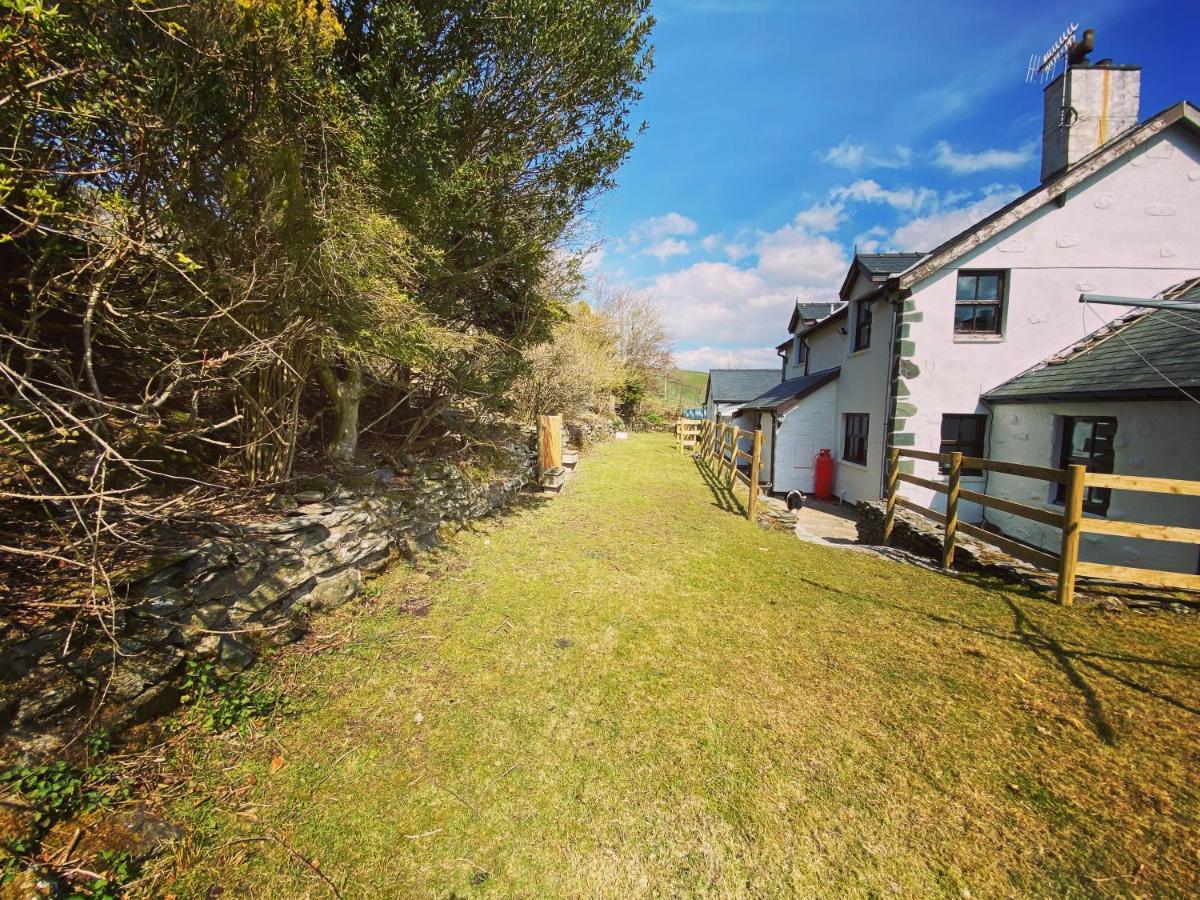 Beautiful Secluded Farmhouse With Hot Tub Barmouth Exterior foto